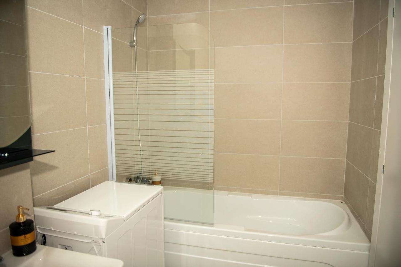 Raphael Apartment North Bucharest Cosmopolis Stefanestii de Jos Εξωτερικό φωτογραφία